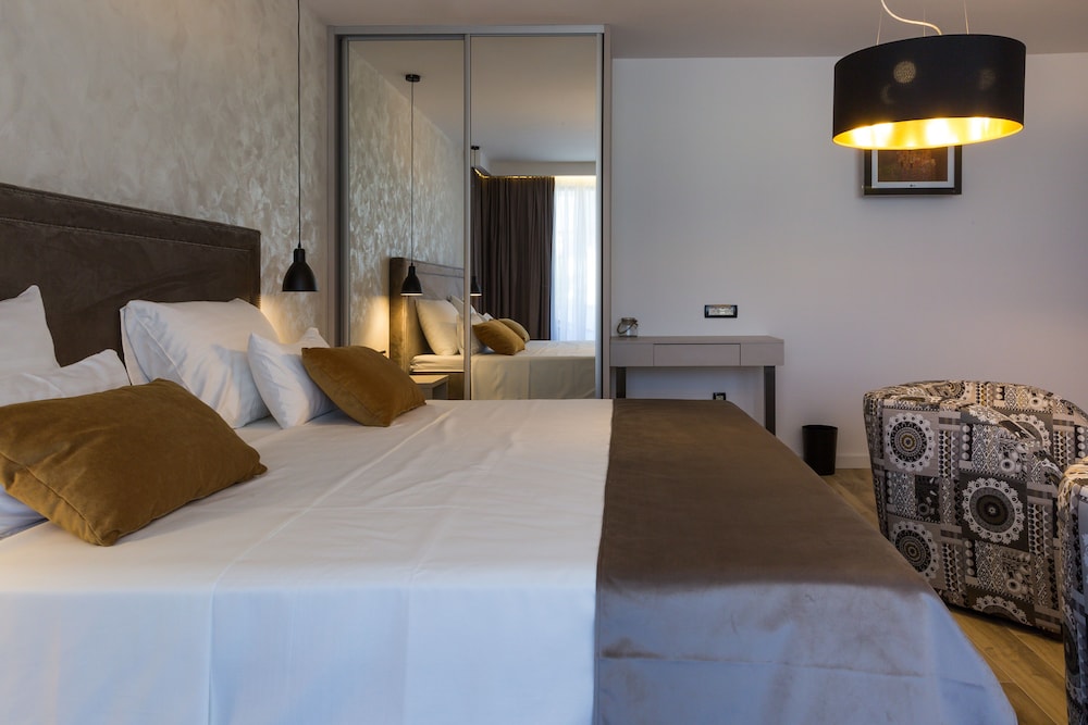 mirabilis residence ii