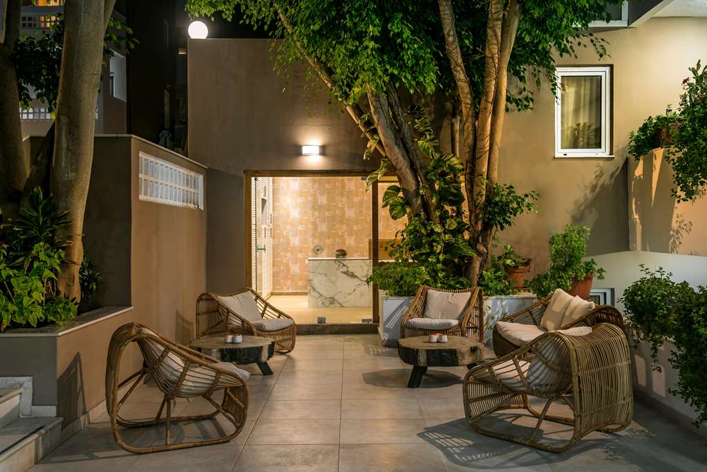 troulis aparthotel