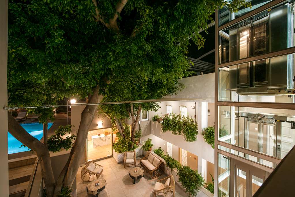 troulis aparthotel