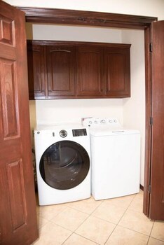 modern 2 bed 2 bath next to university utrgv