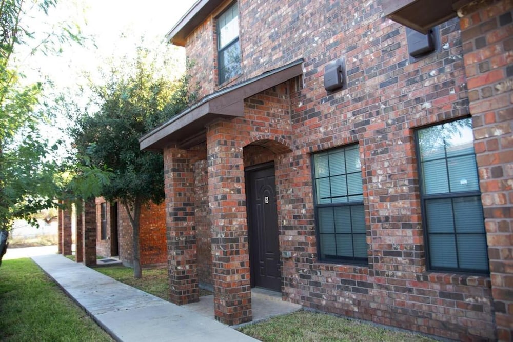 modern 2 bed 2 bath next to university utrgv