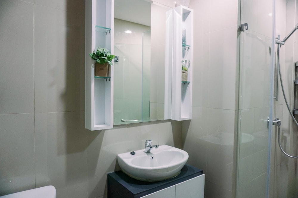 modern and comfy 1br at m town signature apartment