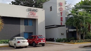 grand city hotel near market 28