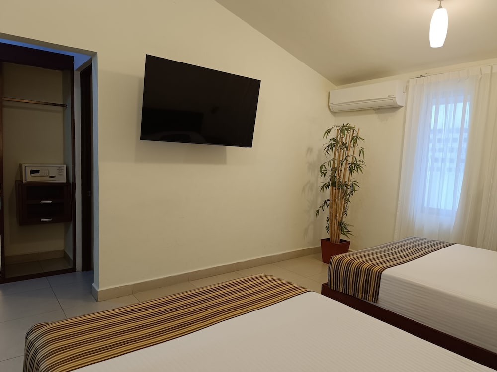grand city hotel near market 28