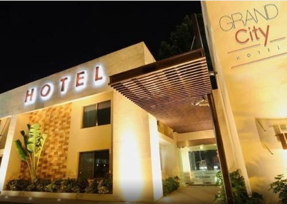 grand city hotel near market 28