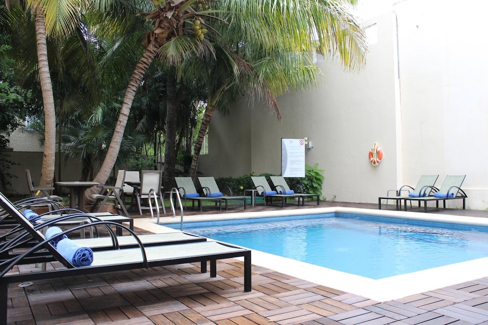 grand city hotel near market 28