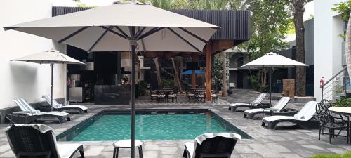 grand city hotel near market 28