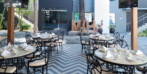 grand city hotel near market 28