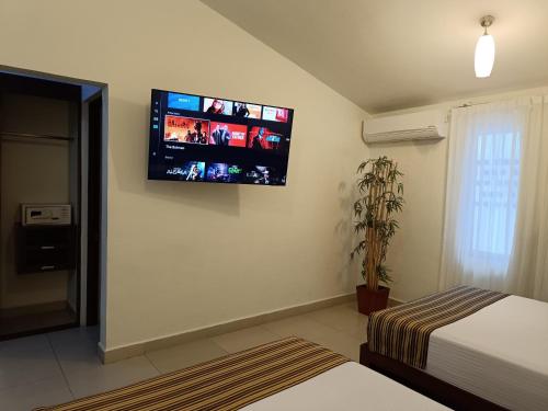 grand city hotel near market 28