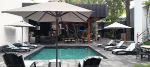grand city hotel near market 28