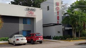 grand city hotel near market 28
