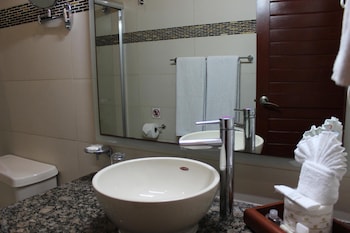grand city hotel near market 28