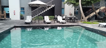 grand city hotel near market 28