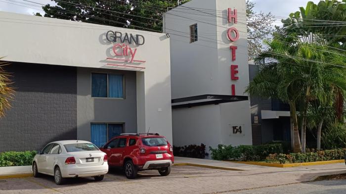 grand city hotel near market 28