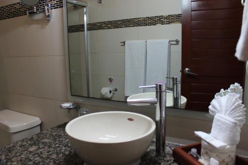 grand city hotel near market 28