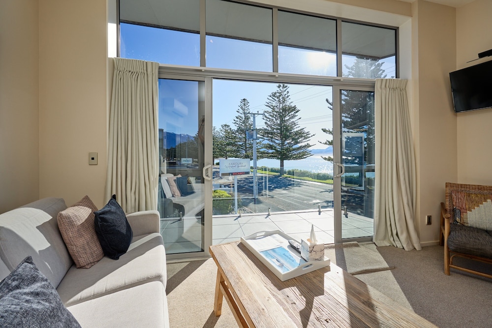 kaikoura waterfront apartments