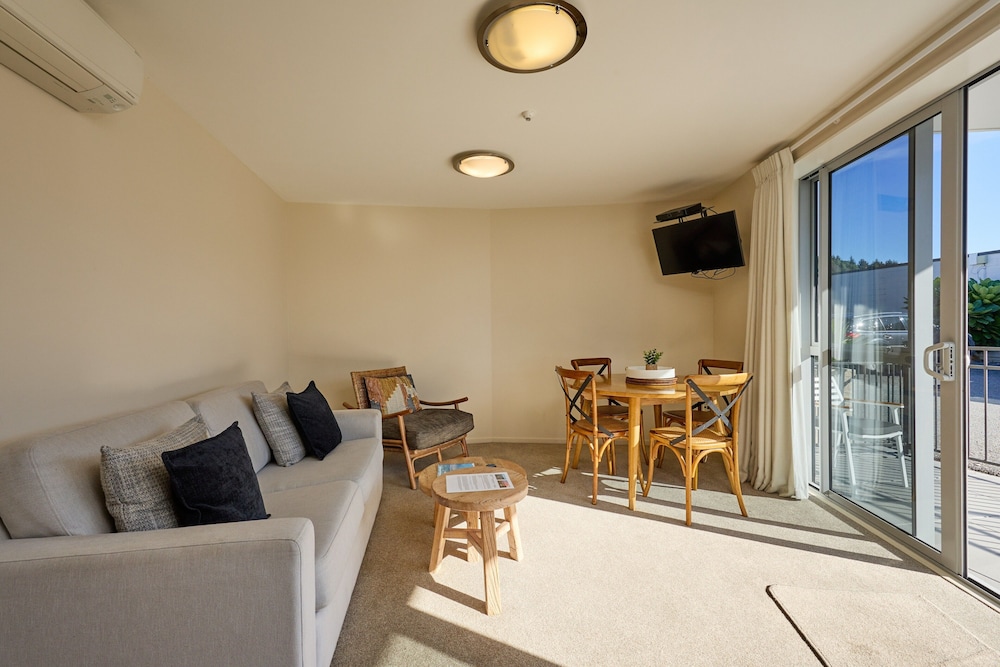 kaikoura waterfront apartments