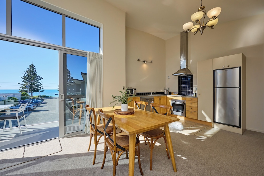 kaikoura waterfront apartments