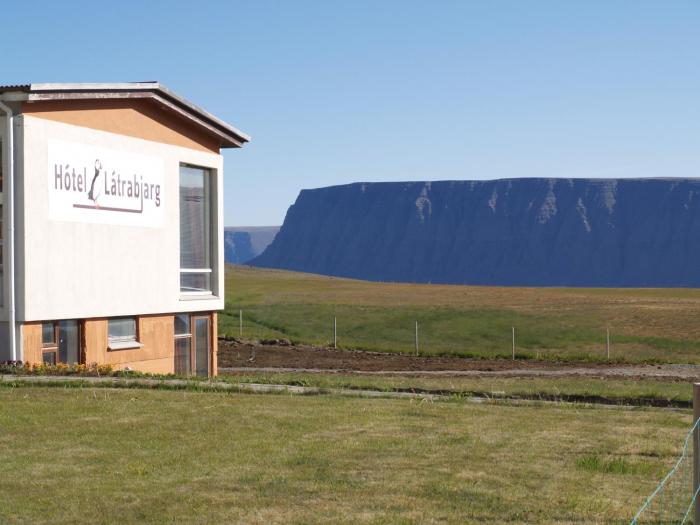 hotel latrabjarg