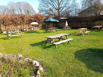 the george and dragon inn