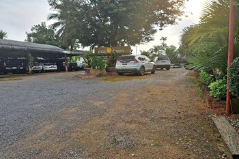 huen pak mon chantra