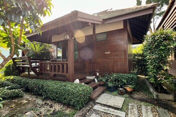 huen pak mon chantra