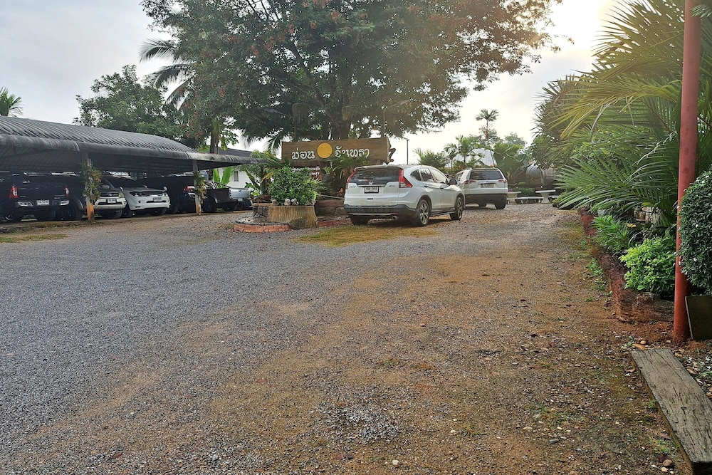 huen pak mon chantra