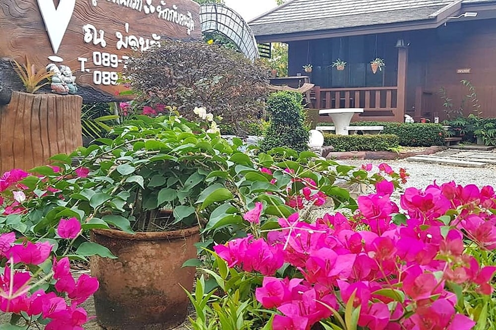 huen pak mon chantra