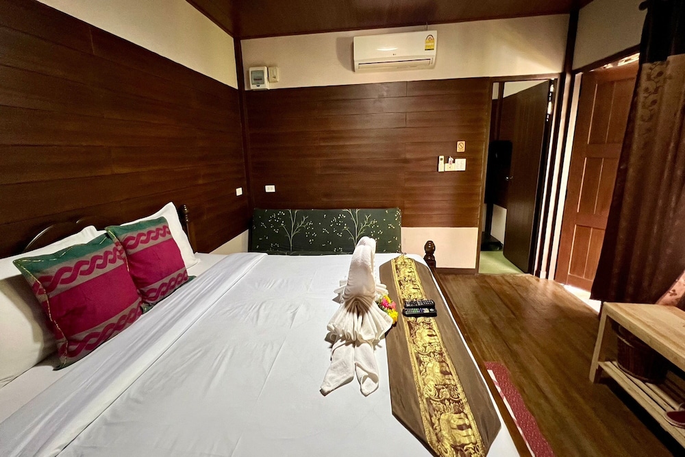 huen pak mon chantra