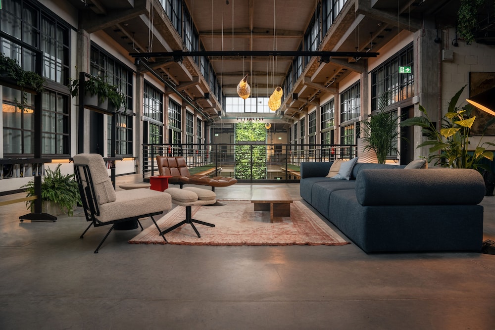 montownia lofts and experience