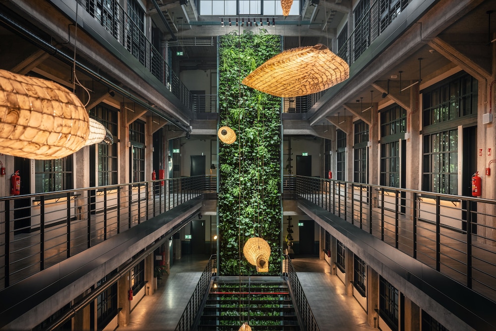 montownia lofts and experience