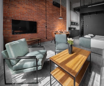 montownia lofts and experience