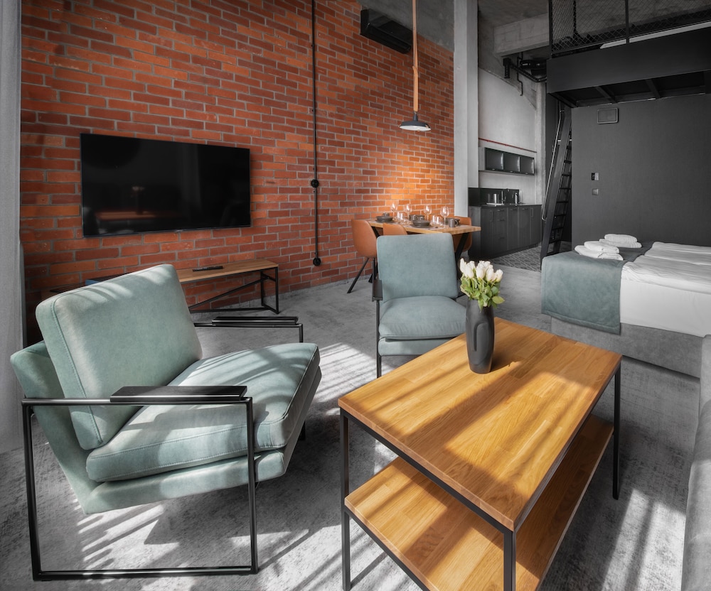 montownia lofts and experience