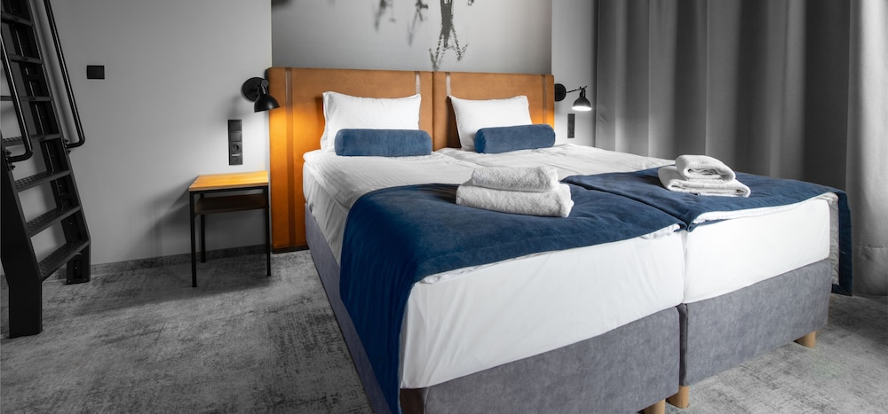 montownia lofts and experience