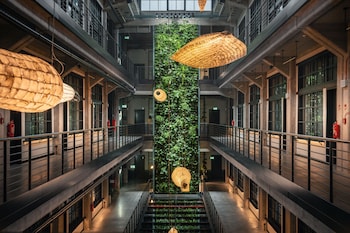 montownia lofts and experience