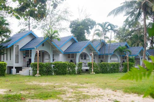 Pan Beachfront Resort Krabi,Near Nopparat Thara Beach,3 star