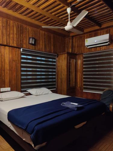 moon waves beach resort