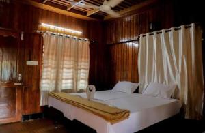 moon waves beach resort