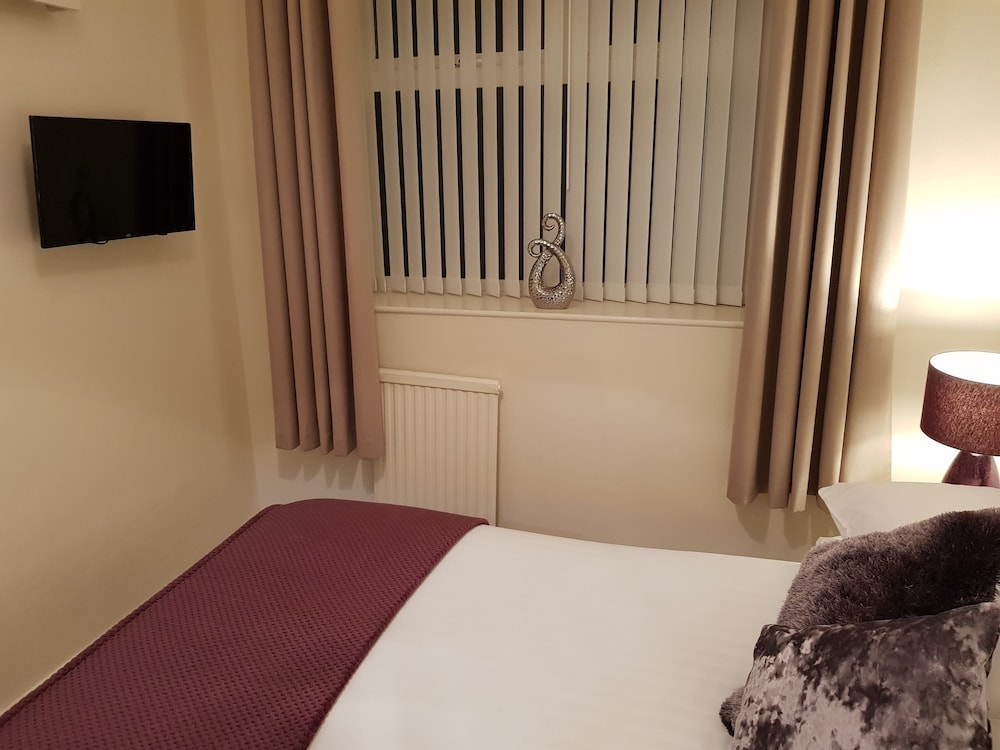 the inglewood hotel adults only