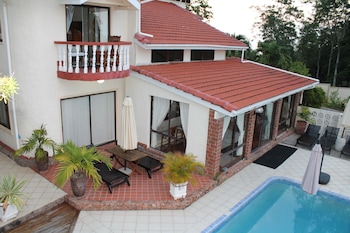 Carana Hilltop Villa,Long Island>>Glacis,3 star