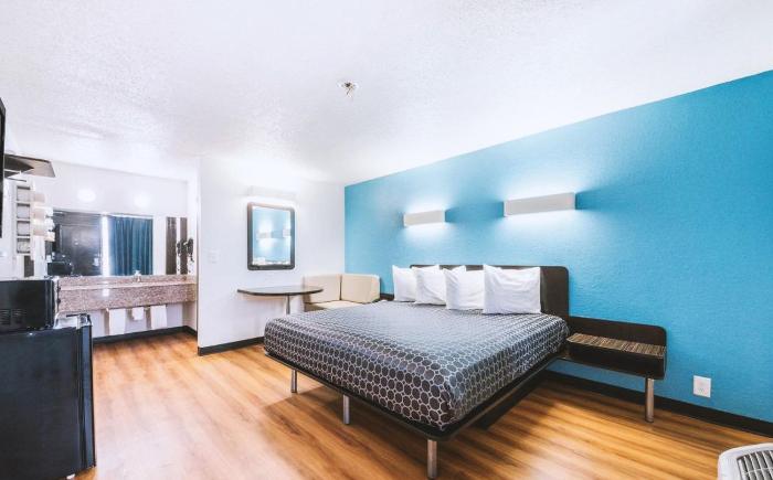 blue way inn and suites by jasper beeville