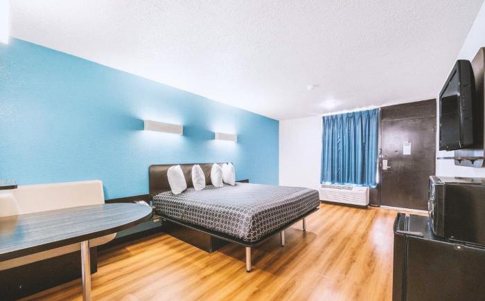 blue way inn and suites by jasper beeville