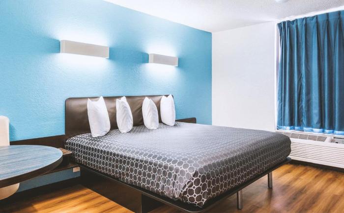 blue way inn and suites by jasper beeville