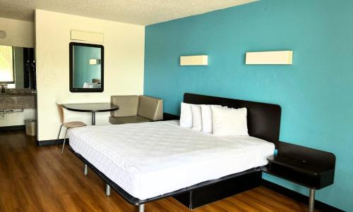 blue way inn and suites by jasper beeville