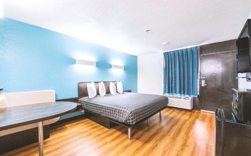 blue way inn and suites by jasper beeville