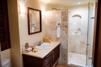 villas sacbe condo hotel and beach club