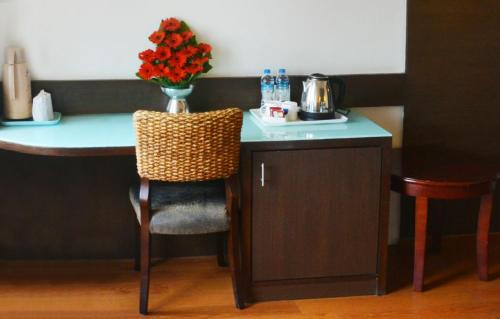 ashraya international hotel