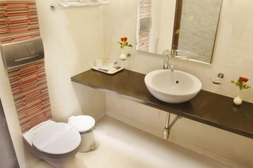 ashraya international hotel