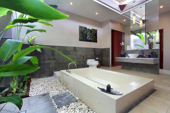 aria exclusive villa and spa
