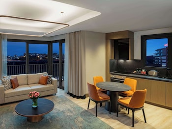 movenpick living istanbul saklivadi